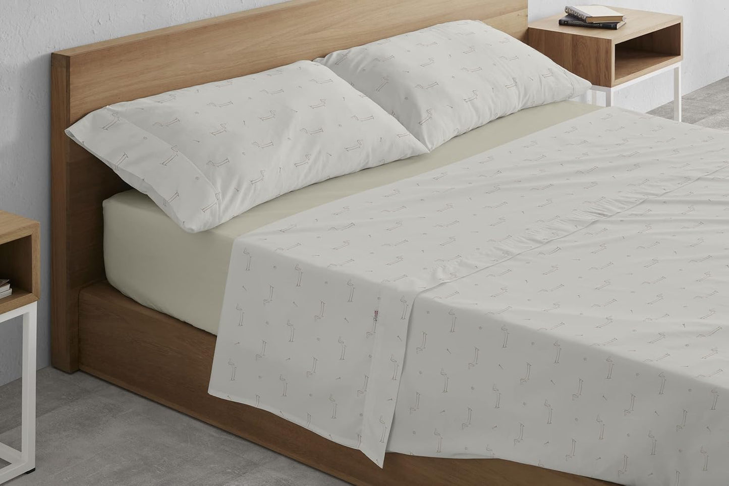 Set de lenjerie de pat Estela – „Cuca Piedra”, 4 piese, 50% bumbac – 50% poliester, 144 fire