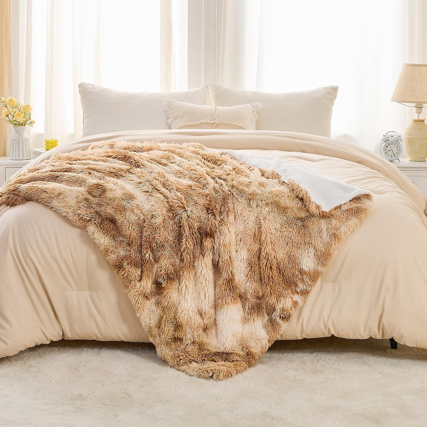 Pătură Pufoasă EMME 150 × 200 cm – Faux Fur + Sherpa, Ultra‑Moale, Călduroasă