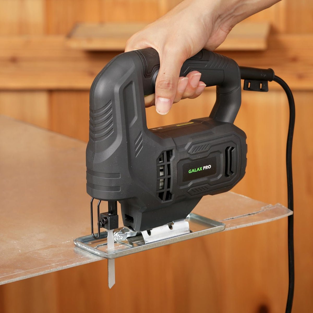 Fierăstrău Pendular 400W GALAX PRO – 3000 SPM, Tăiere ±45°, Viteză Reglabilă, Lame Lemn & Metal Incluse